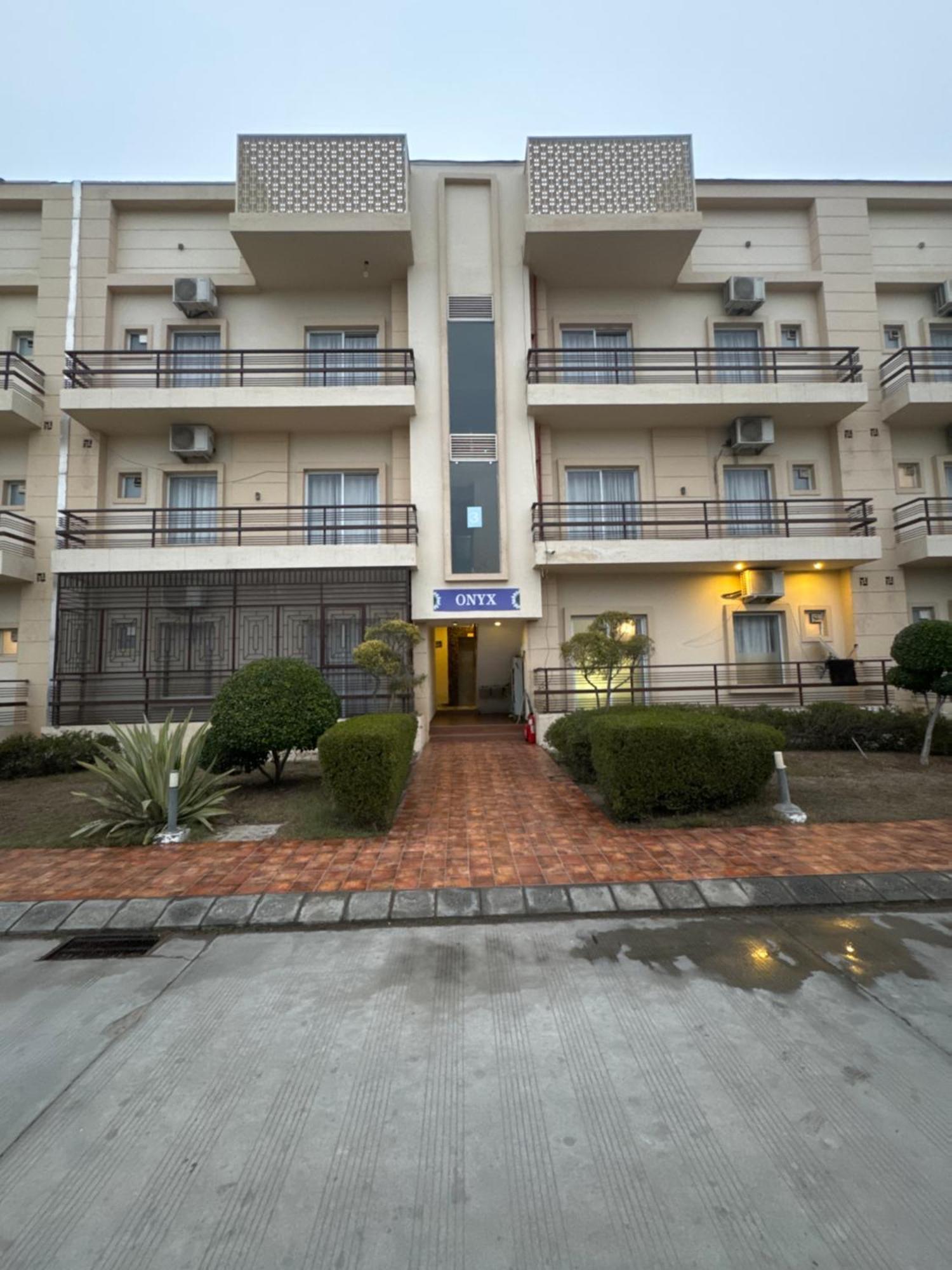 Pearl Suites At Omex Entrenity Vrindāvan Екстериор снимка