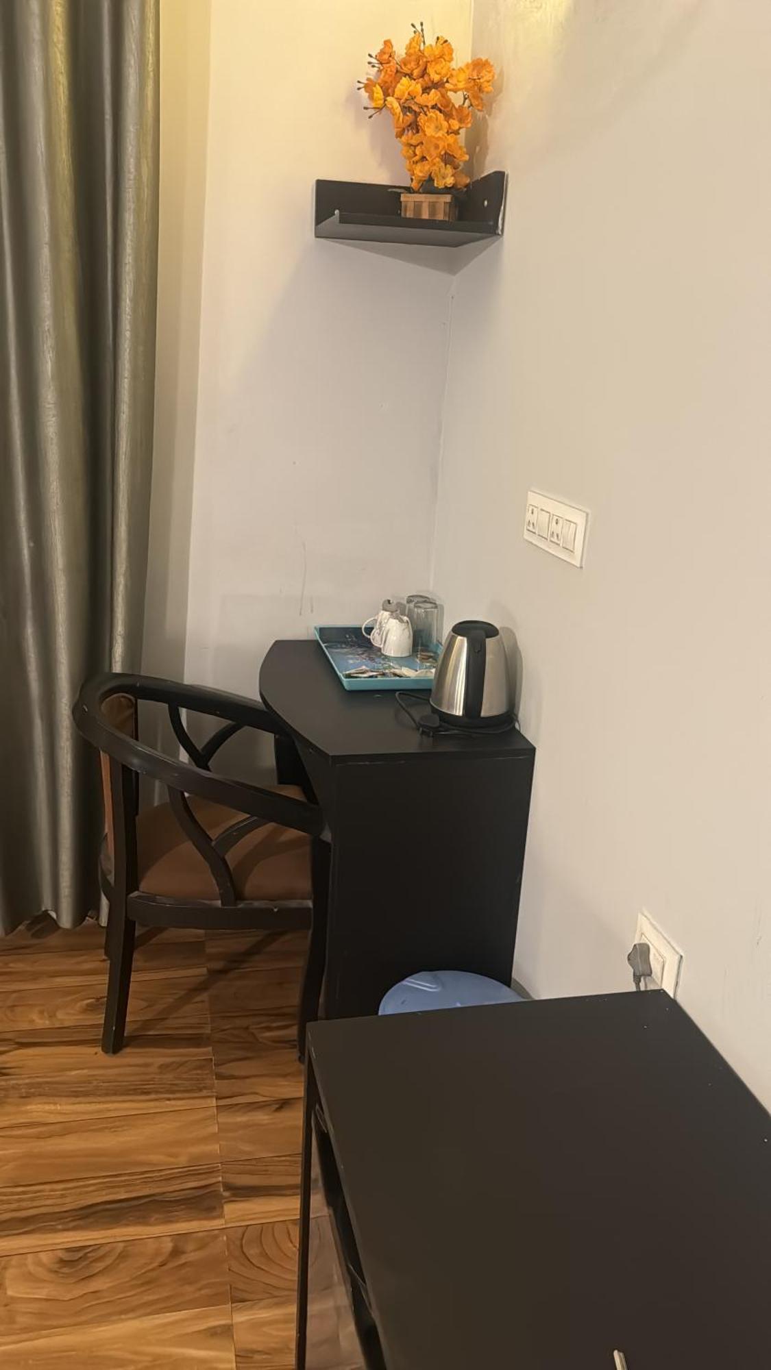 Pearl Suites At Omex Entrenity Vrindāvan Екстериор снимка