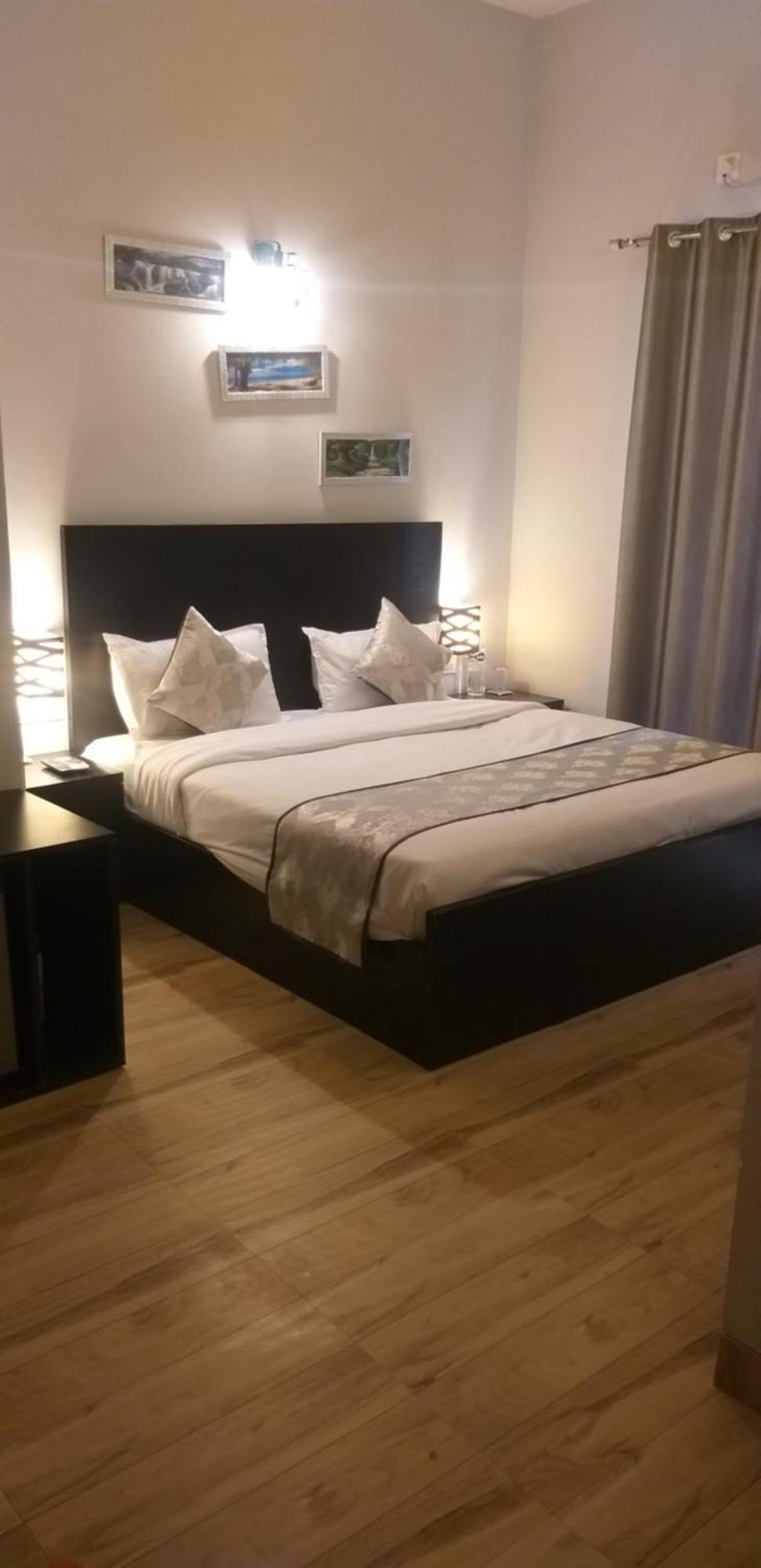 Pearl Suites At Omex Entrenity Vrindāvan Екстериор снимка